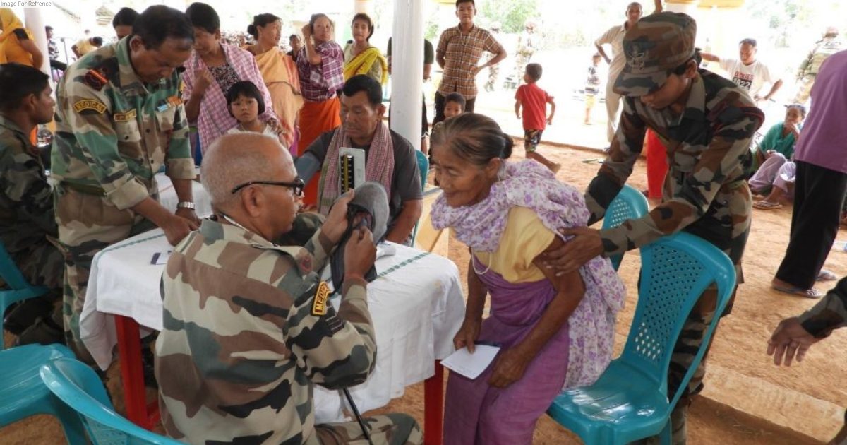 Manipur: Opposition leaders visit relief camp, slam Centre for not sending its delegation